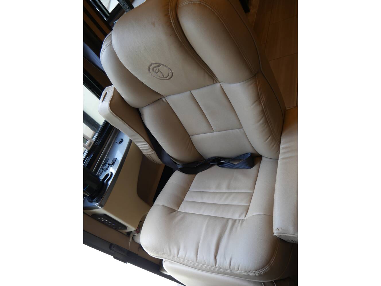 A photo of this 2019 Tiffin Motorhomes ALLEGRO 33AA