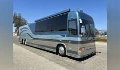 2000 Prevost XLII 45 RV