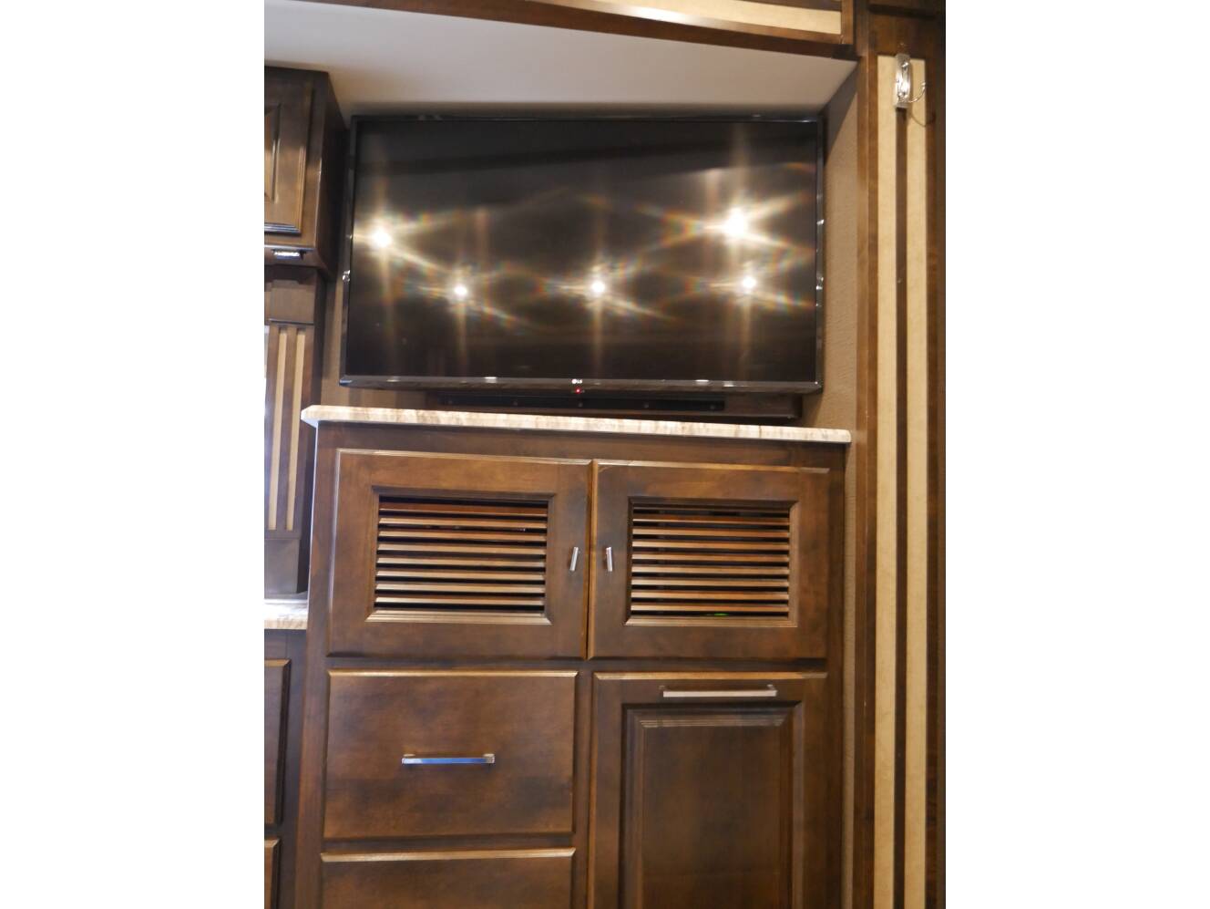 A photo of this 2019 Tiffin Motorhomes ALLEGRO 33AA