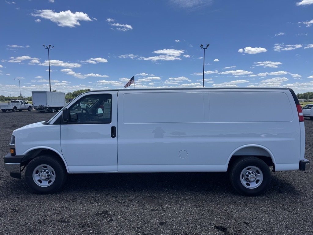 2026 CHEVROLET EXPRESS G3500 in Washington, IL