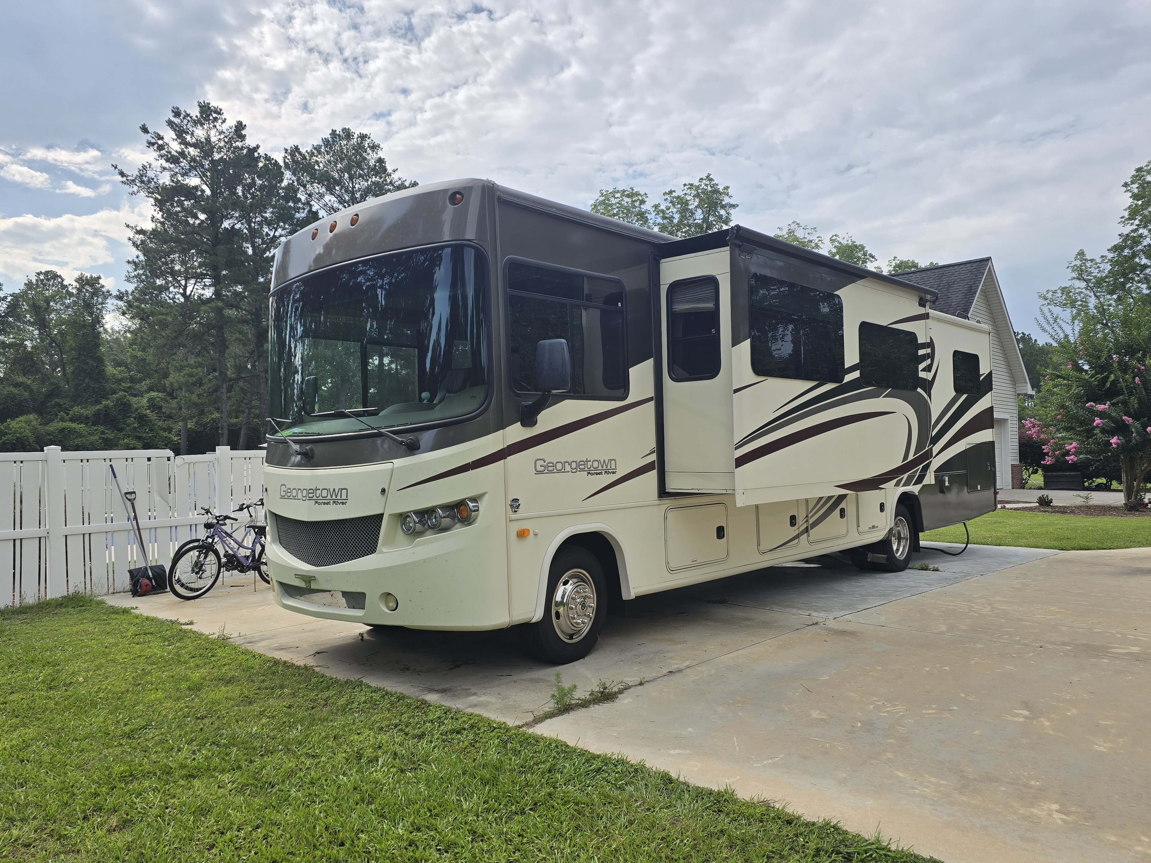 2016 Forest River GEORGETOWN 351DS RV