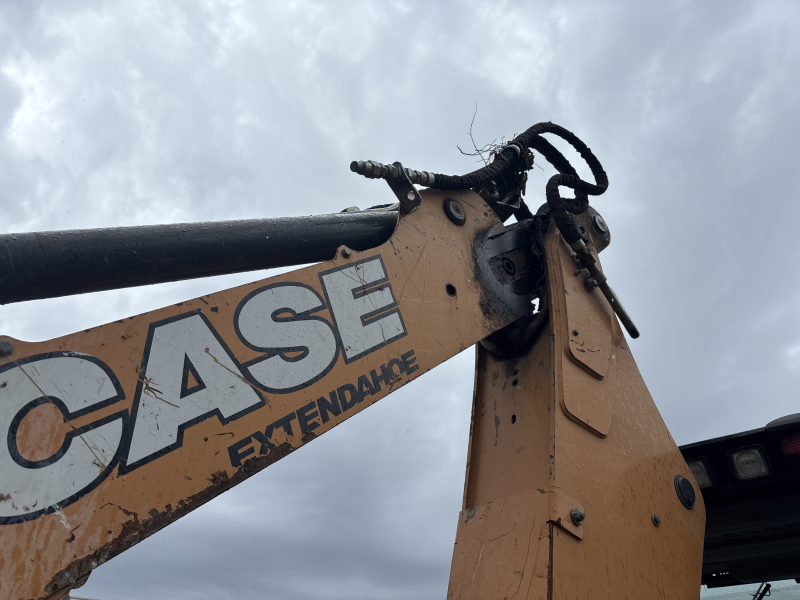 2017 CASE 590
