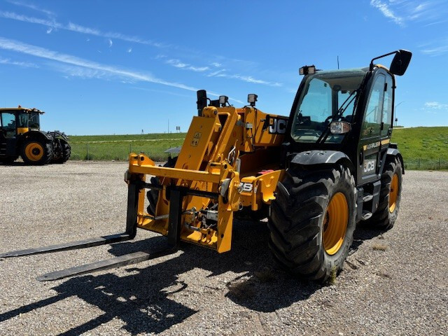 2023 JCB 542-70 Agri in Wamego, KS