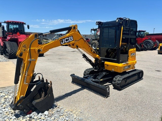2023 JCB 35Z-1