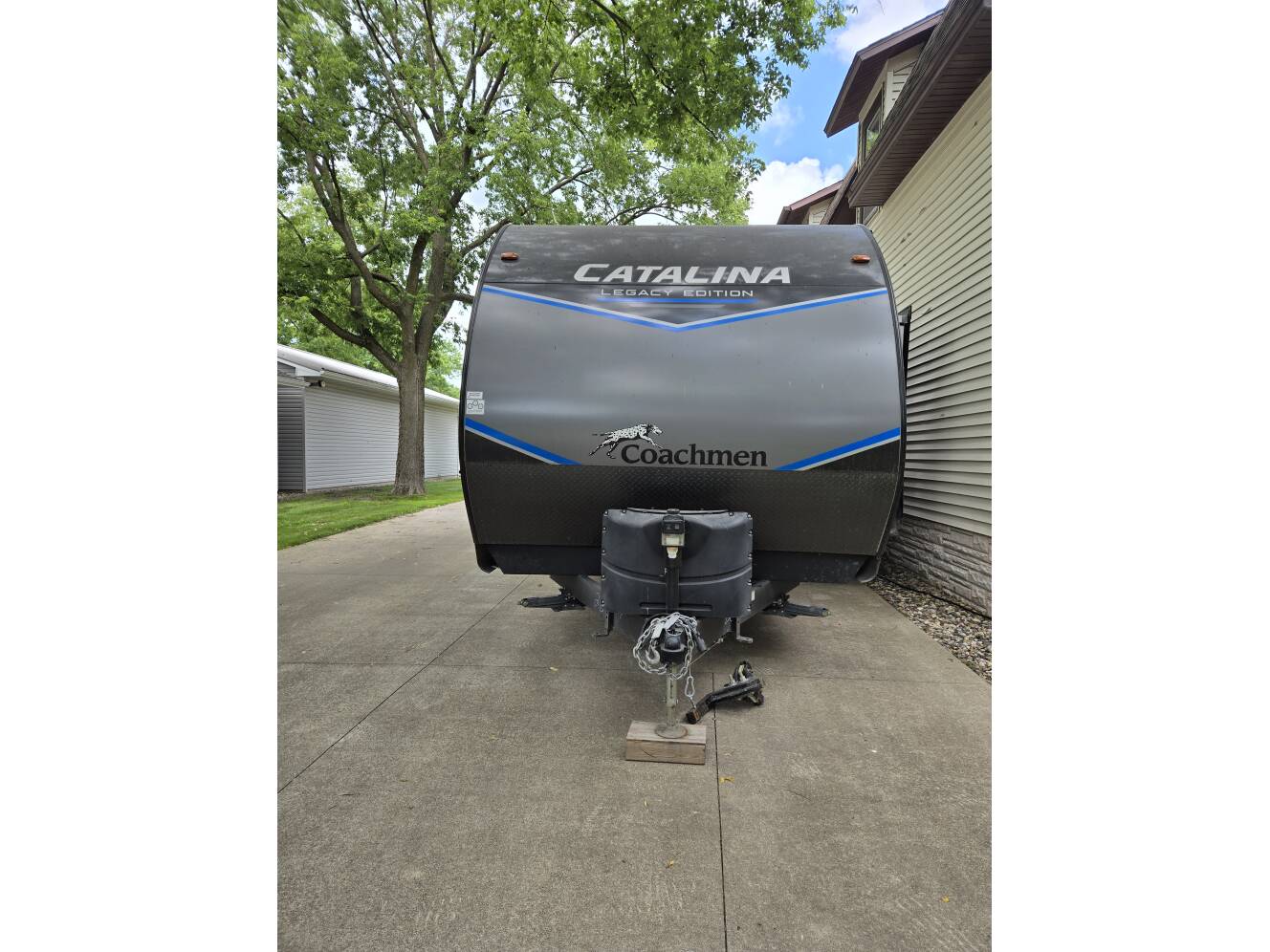 A photo of this 2022 Coachmen CATALINA LEGACY EDITION 293QBCK