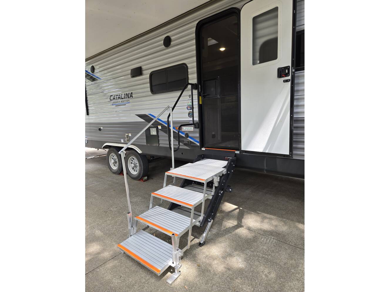 A photo of this 2022 Coachmen CATALINA LEGACY EDITION 293QBCK