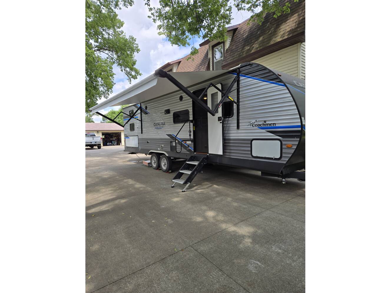 A photo of this 2022 Coachmen CATALINA LEGACY EDITION 293QBCK