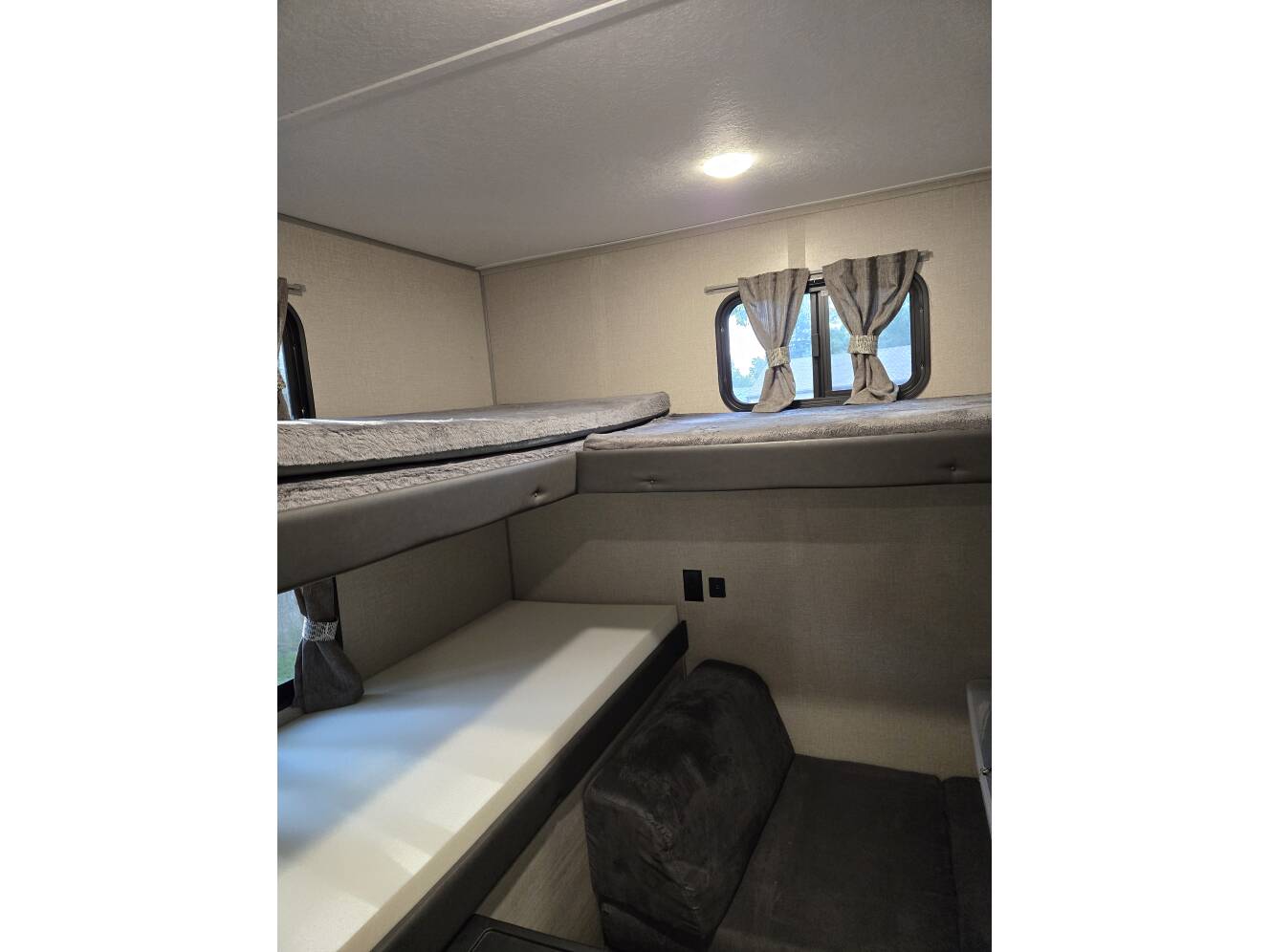 A photo of this 2022 Coachmen CATALINA LEGACY EDITION 293QBCK