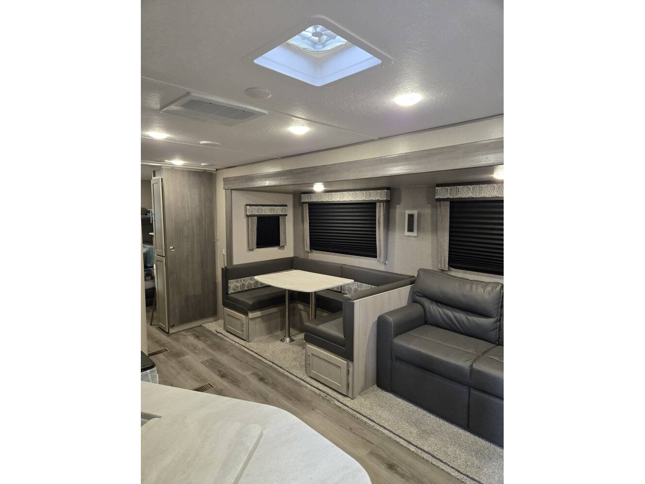 A photo of this 2022 Coachmen CATALINA LEGACY EDITION 293QBCK