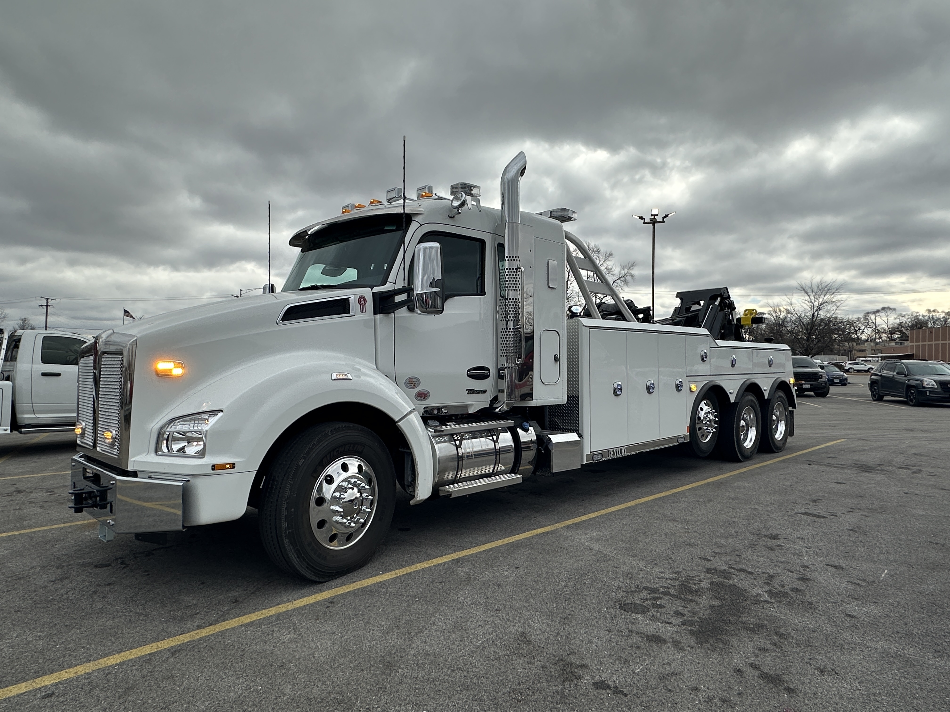 2027 KENWORTH T880 in Alsip, IL