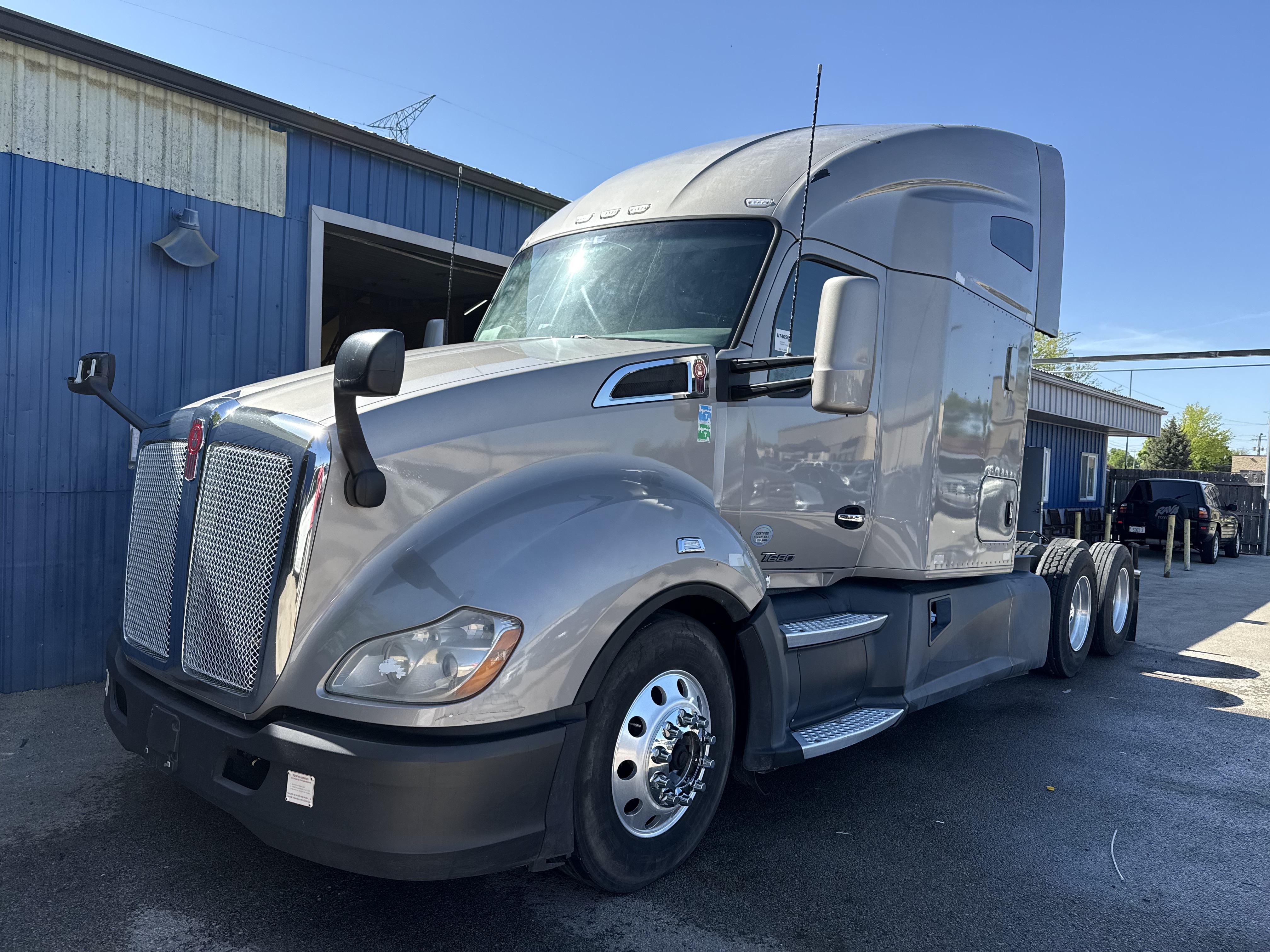 2018 KENWORTH T680 in Barrington, IL