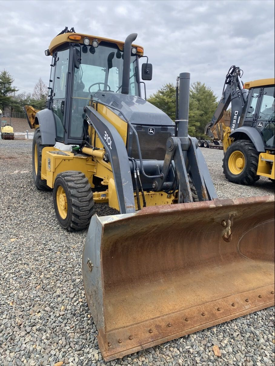 2017 JOHN DEERE 310L in Spring City, PA