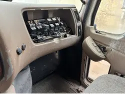 2007 MACK CV713