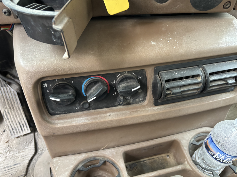 2007 MACK CV713