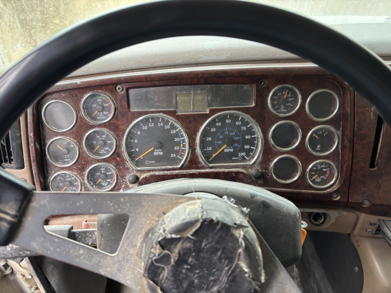 2007 MACK CV713