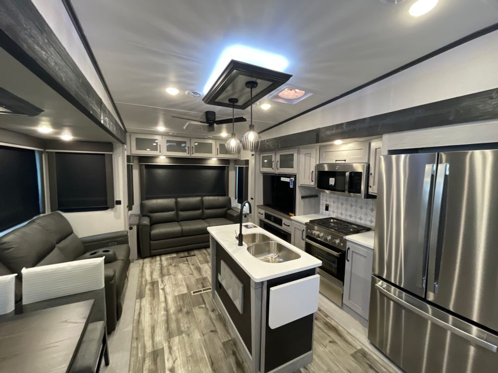 2021 Keystone MONTANA HIGH COUNTRY 295RL RV