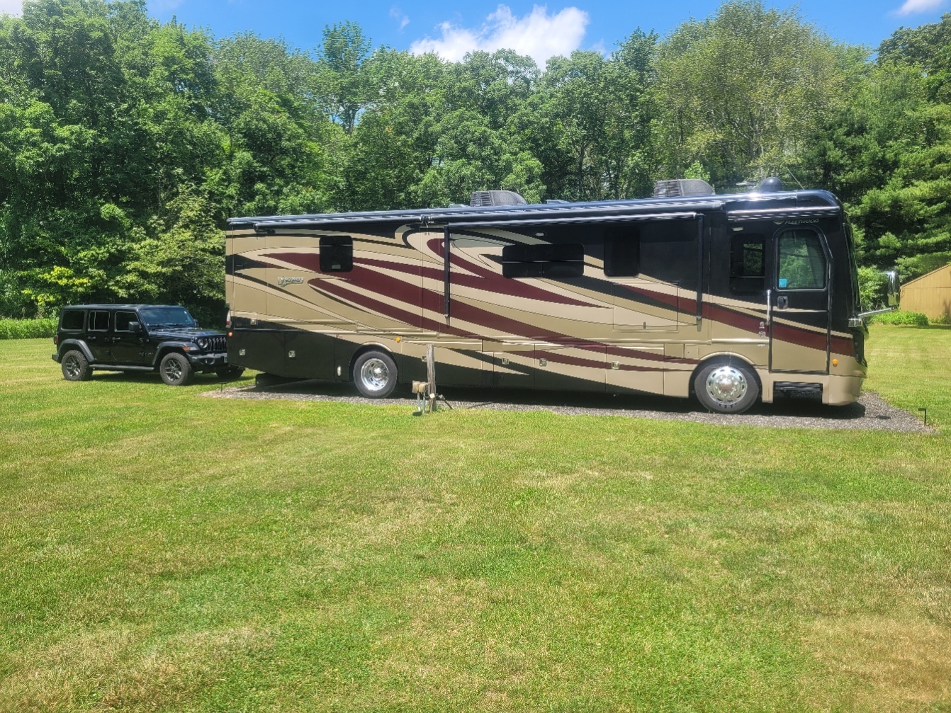 2017 Fleetwood DISCOVERY 37R RV