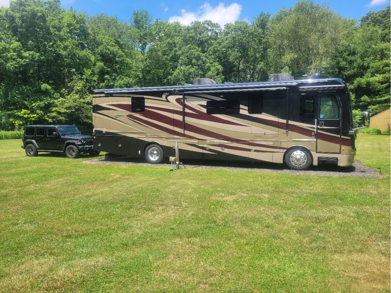 A photo of this 2017 Fleetwood DISCOVERY 37R