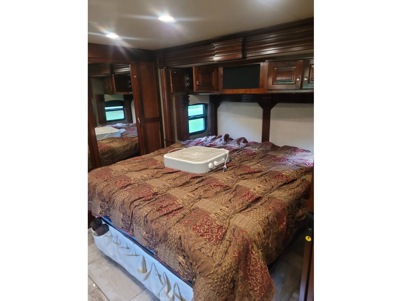 A photo of this 2017 Fleetwood DISCOVERY 37R