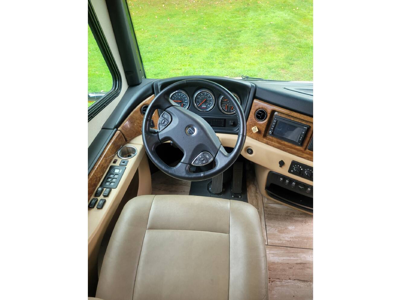 A photo of this 2017 Fleetwood DISCOVERY 37R