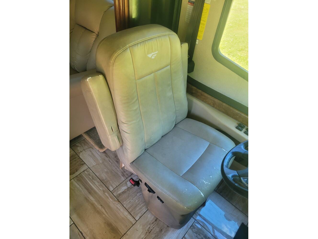 A photo of this 2017 Fleetwood DISCOVERY 37R
