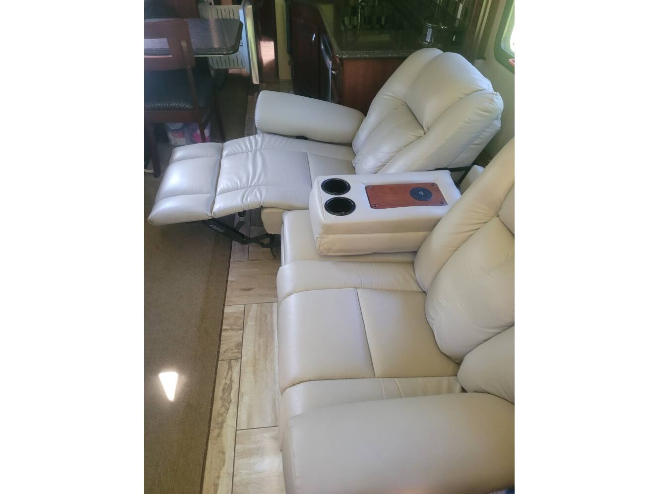 A photo of this 2017 Fleetwood DISCOVERY 37R