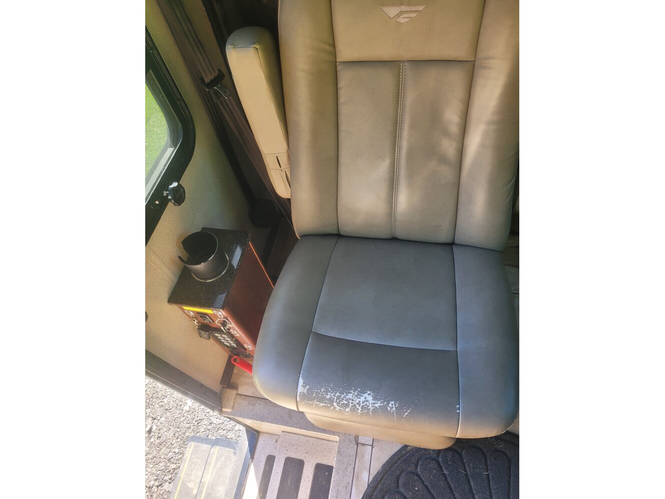 A photo of this 2017 Fleetwood DISCOVERY 37R