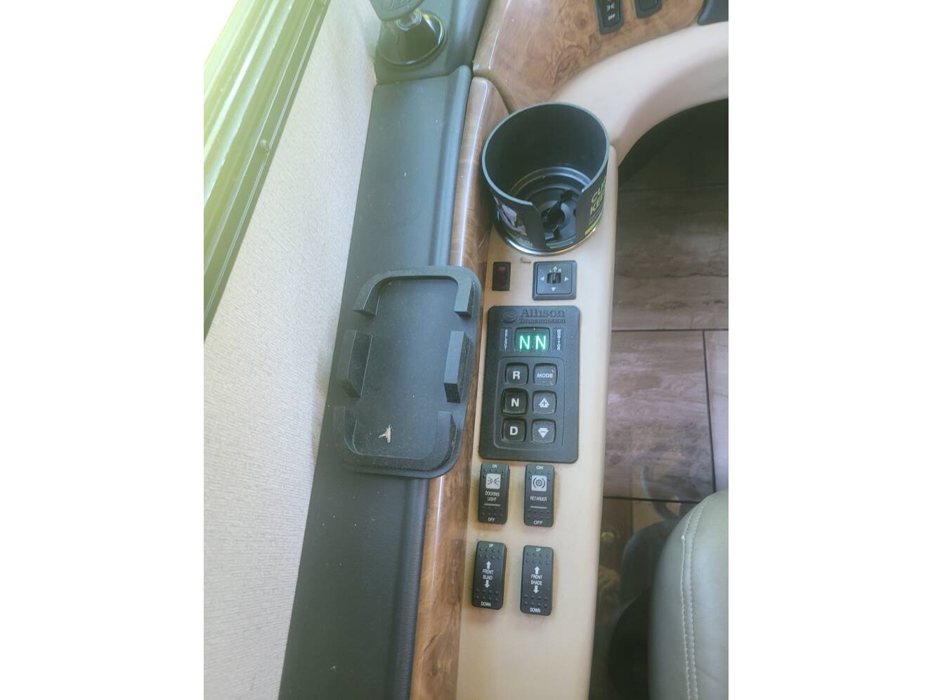 A photo of this 2017 Fleetwood DISCOVERY 37R