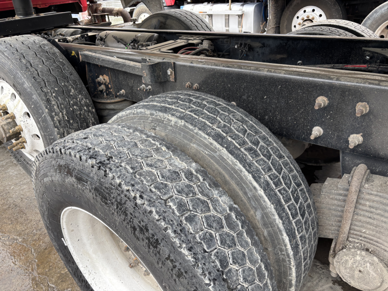 2021 MACK CV713
