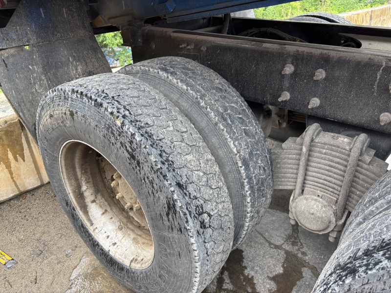 2021 MACK CV713