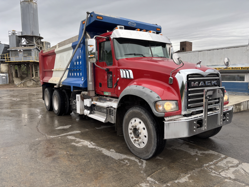 2020 MACK CV713