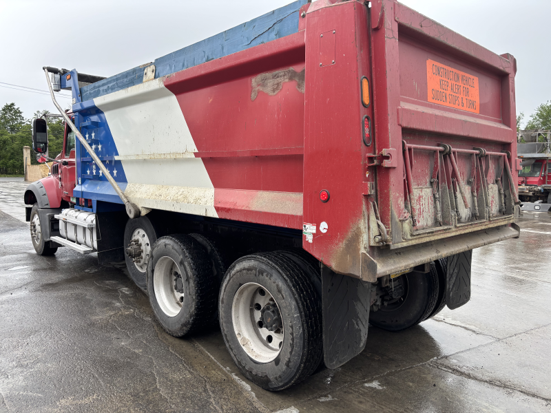 2020 MACK CV713