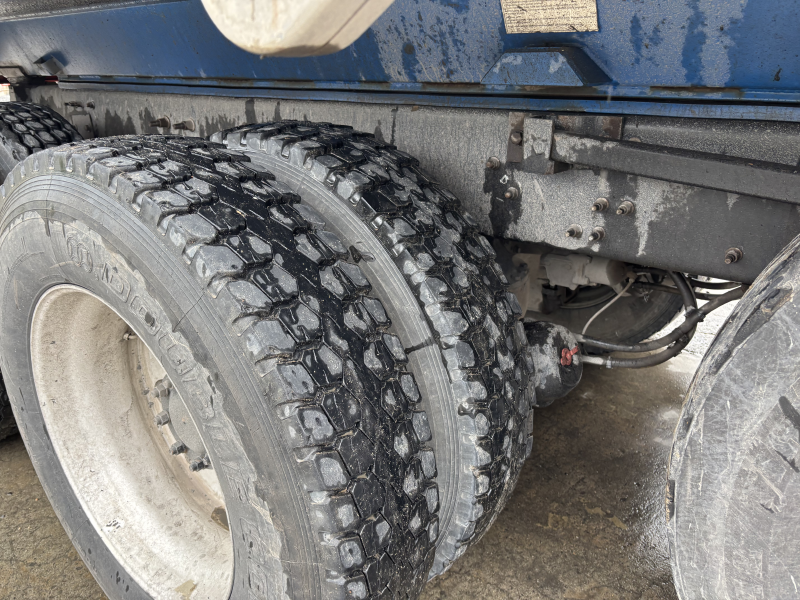 2020 MACK CV713