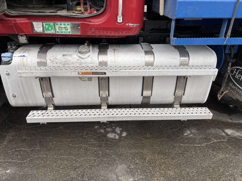 2020 MACK CV713