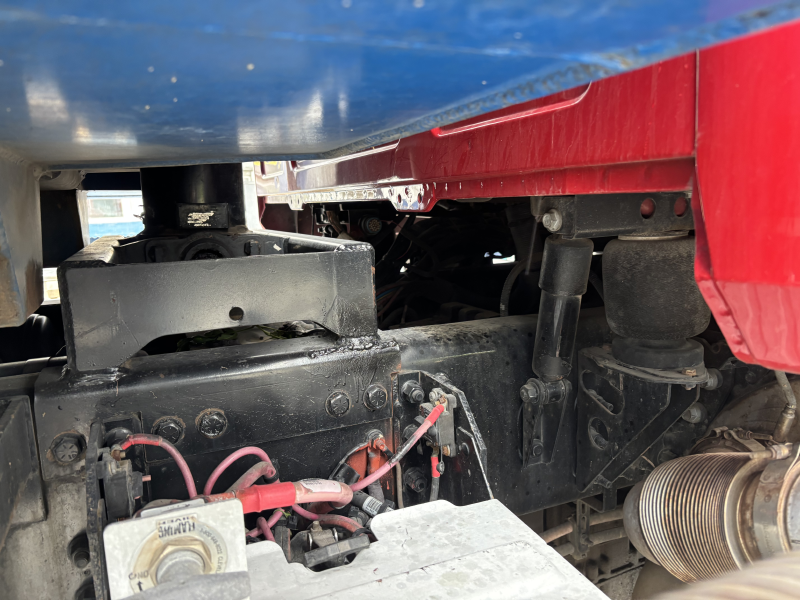 2020 MACK CV713