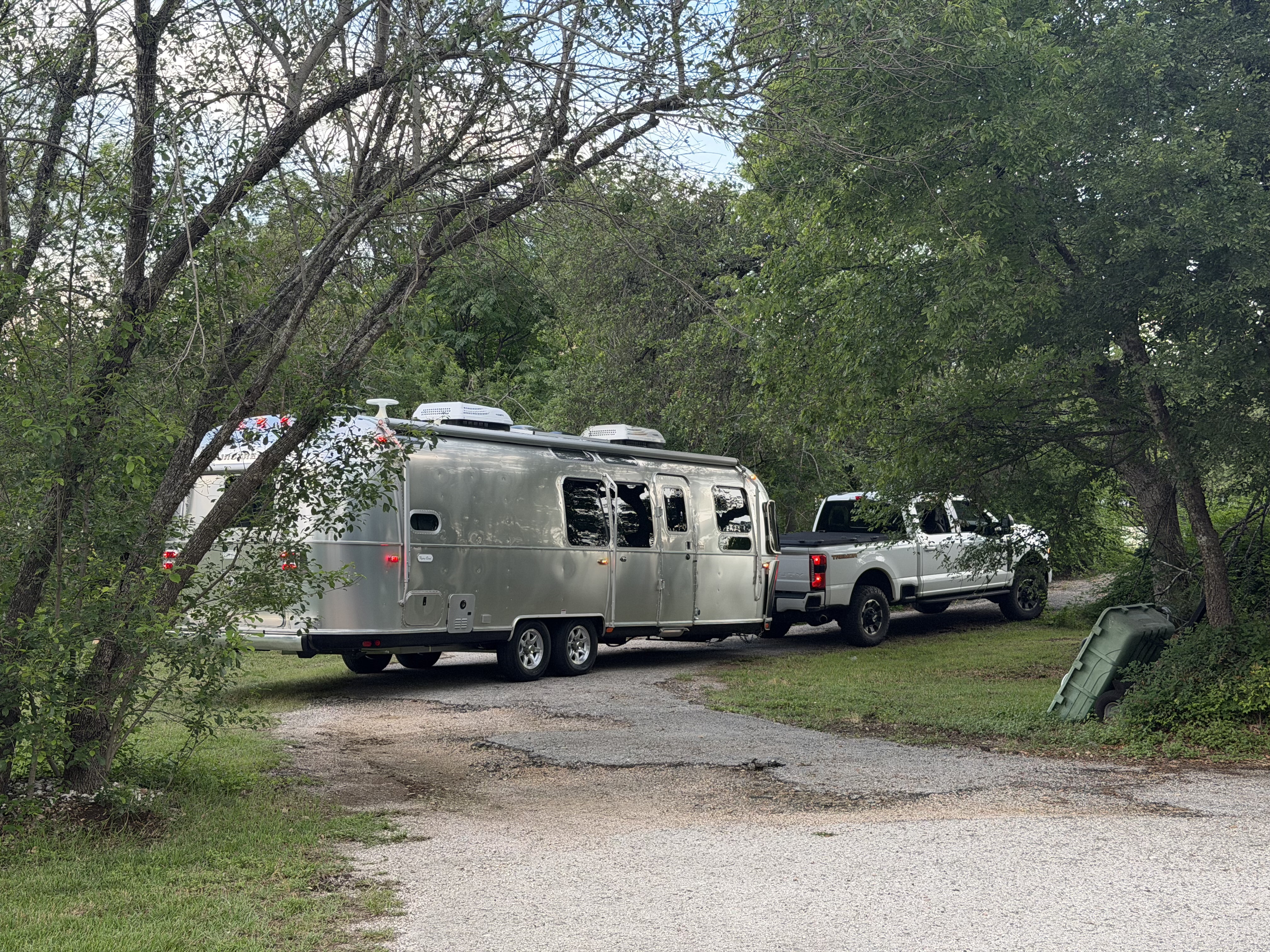 2022 Airstream FLYING CLOUD 30FB BUNK in blanco TX