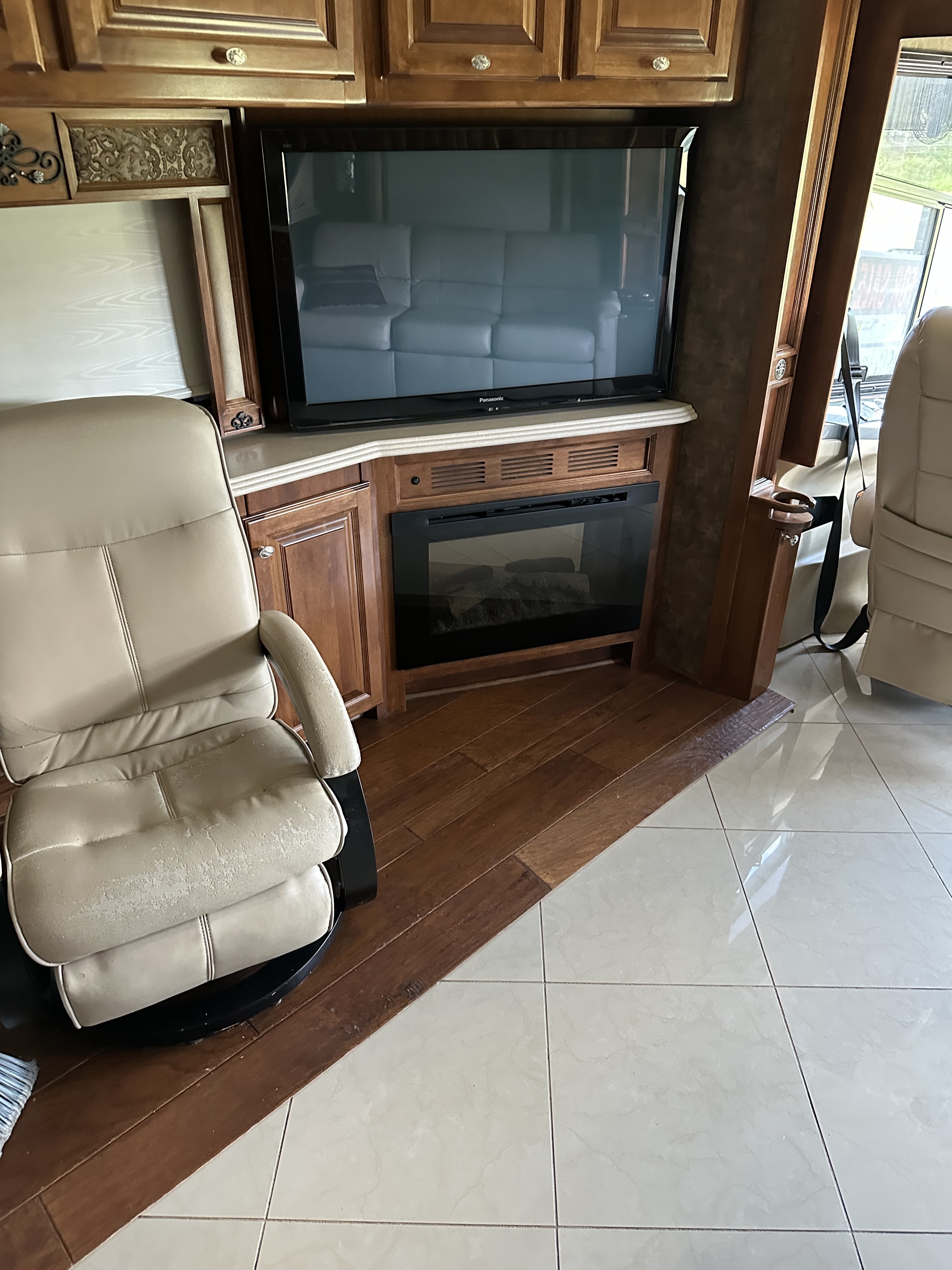 2012 Tiffin Motorhomes PHAETON 40 QBH in bruce crossing MI