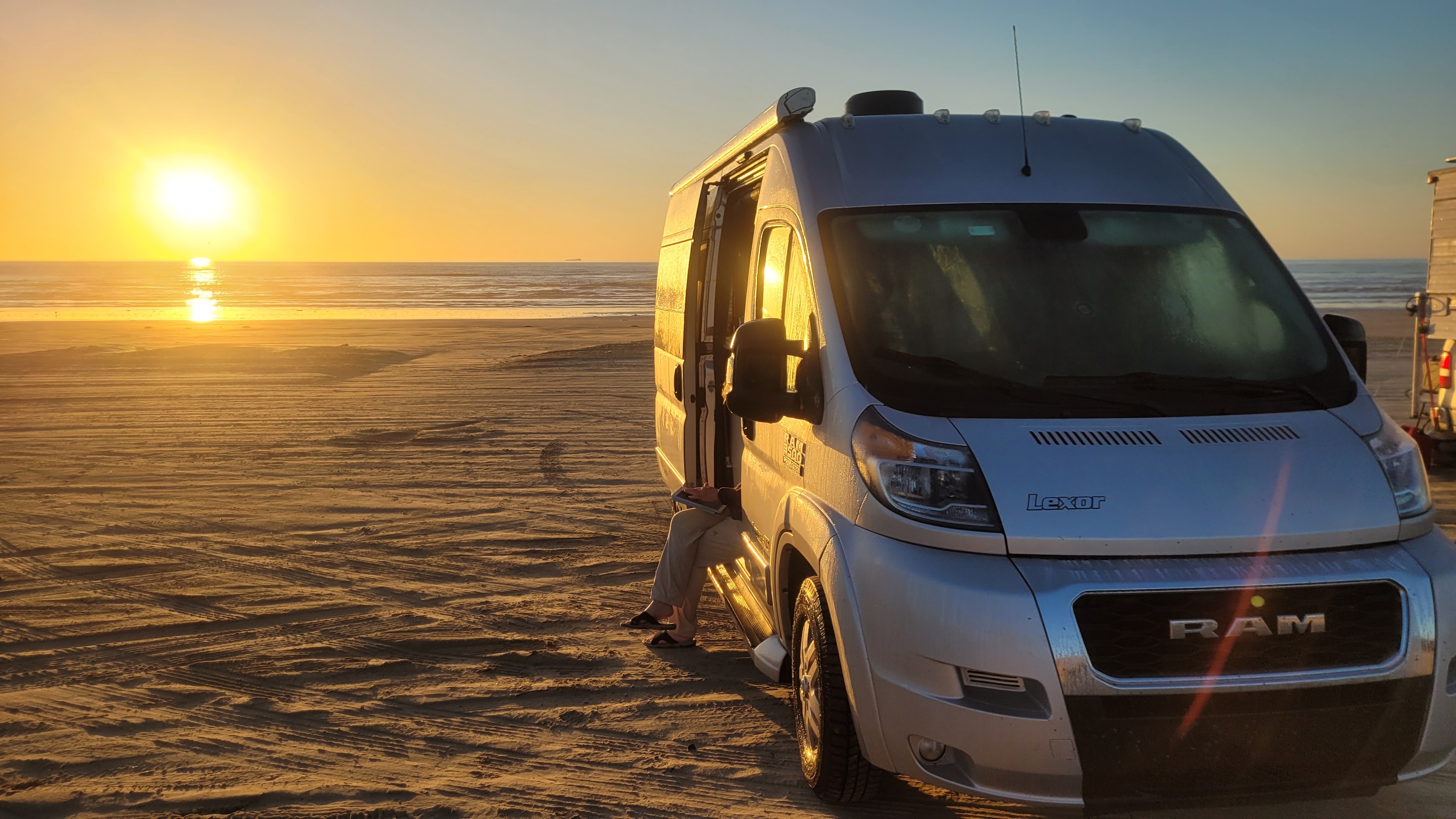 2021 Pleasure Way LEXOR TS RV