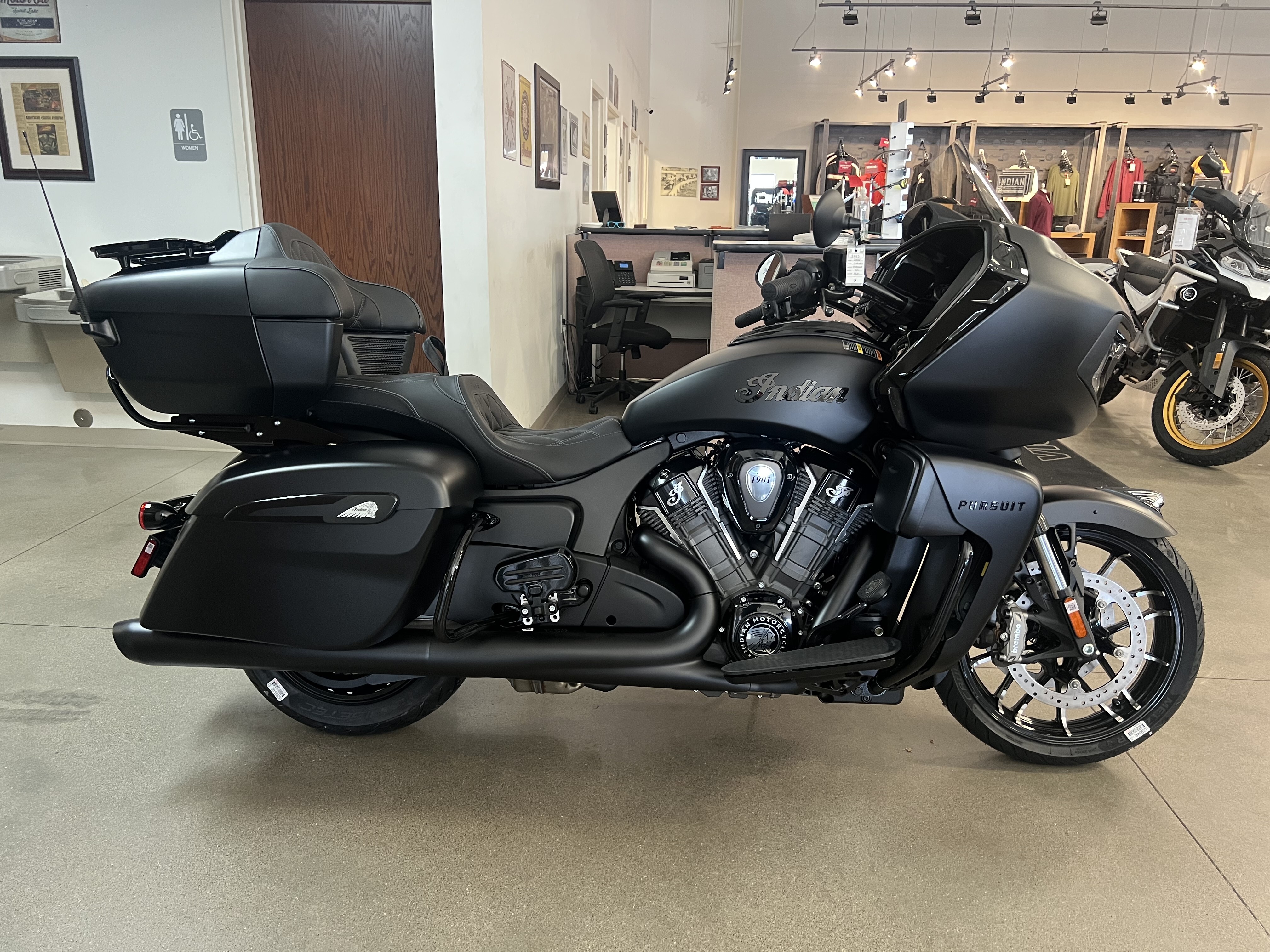 2026 Indian Motorcycle Pursuit® Dark Horse® DARK HORSE in Bettendorf, IA