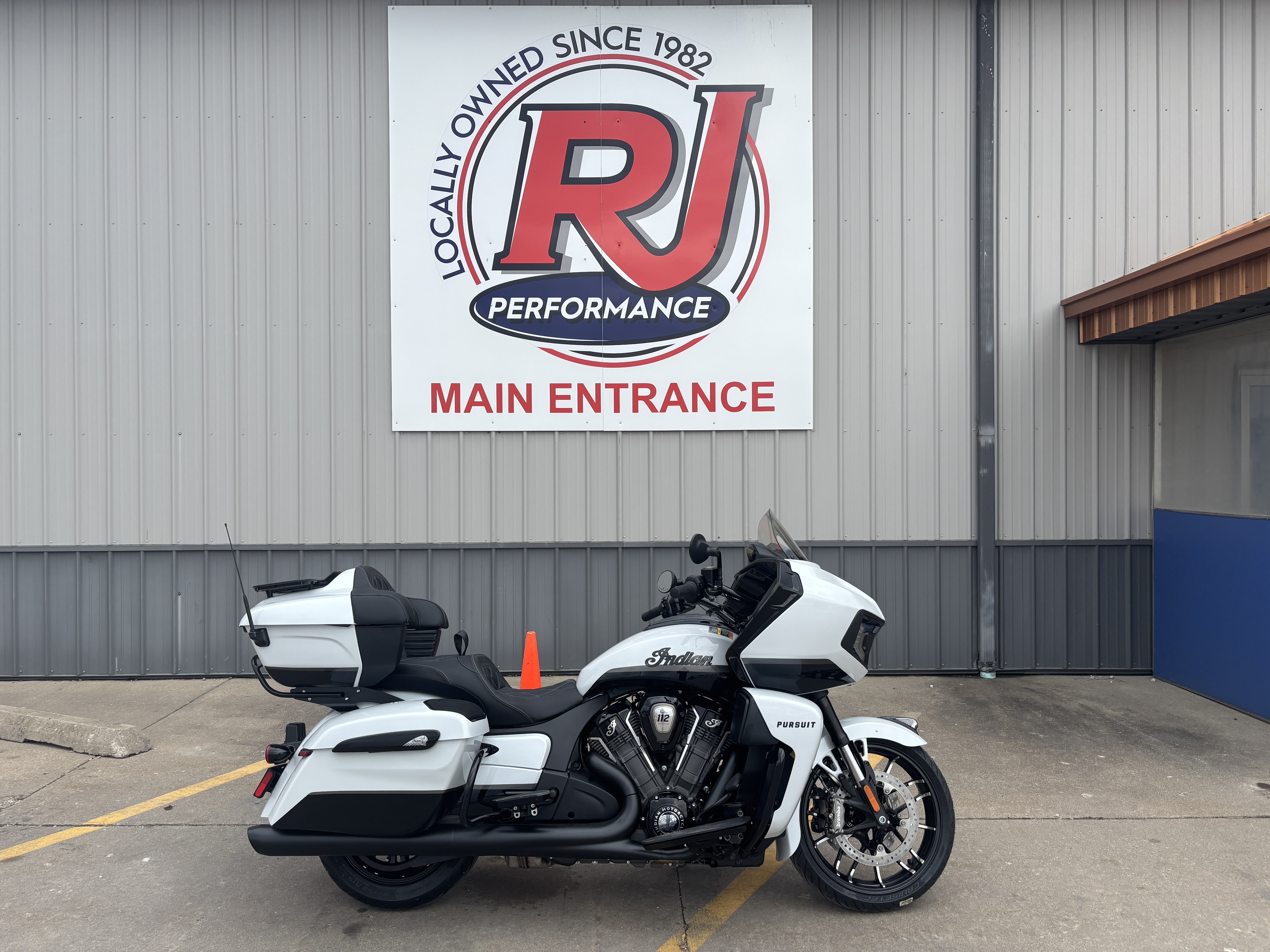 2026 Indian Motorcycle Pursuit® Dark Horse® with 112 and Powerband Audio Pack DARK HORSE in Ottumwa, IA