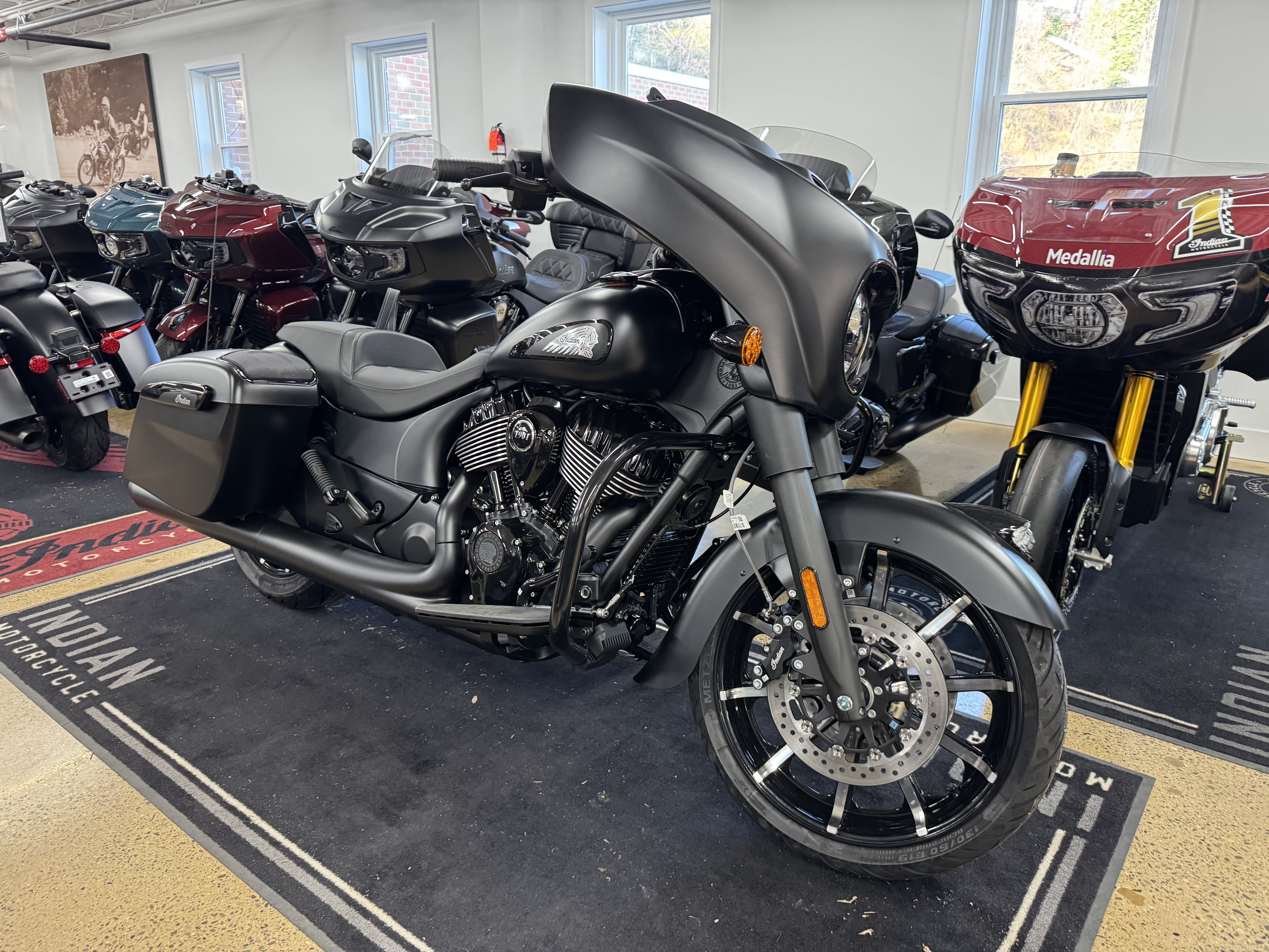 2026 Indian Motorcycle Chieftain® Dark Horse® with PowerBand Audio Package DARK HORSE WITH POWERBAND AUDIO PACKAGE in Bala Cynwyd, PA