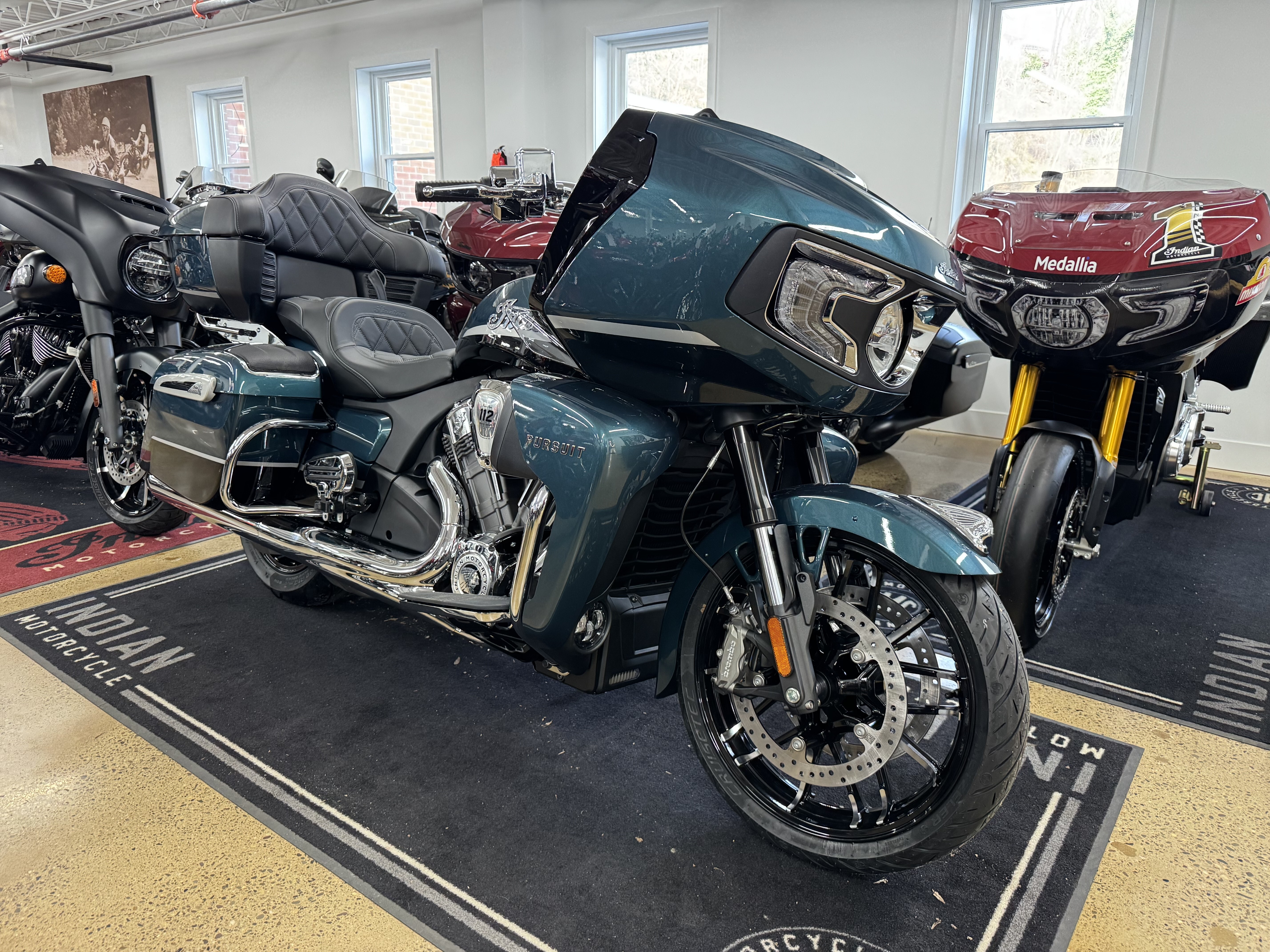 2026 Indian Motorcycle Pursuit® Limited® with 112 and Powerband Audio Package LIMITED WITH POWERBAND AUDIO PACKAGE in Bala Cynwyd, PA