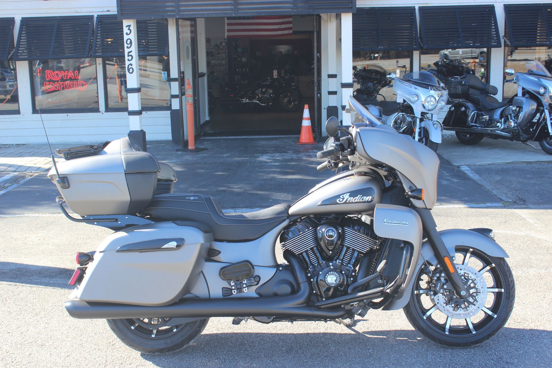 2026 Indian Motorcycle Roadmaster® Dark Horse® with PowerBand Audio Package DARK HORSE WITH POWERBAND AUDIO PACKAGE in Murrells Inlet, SC