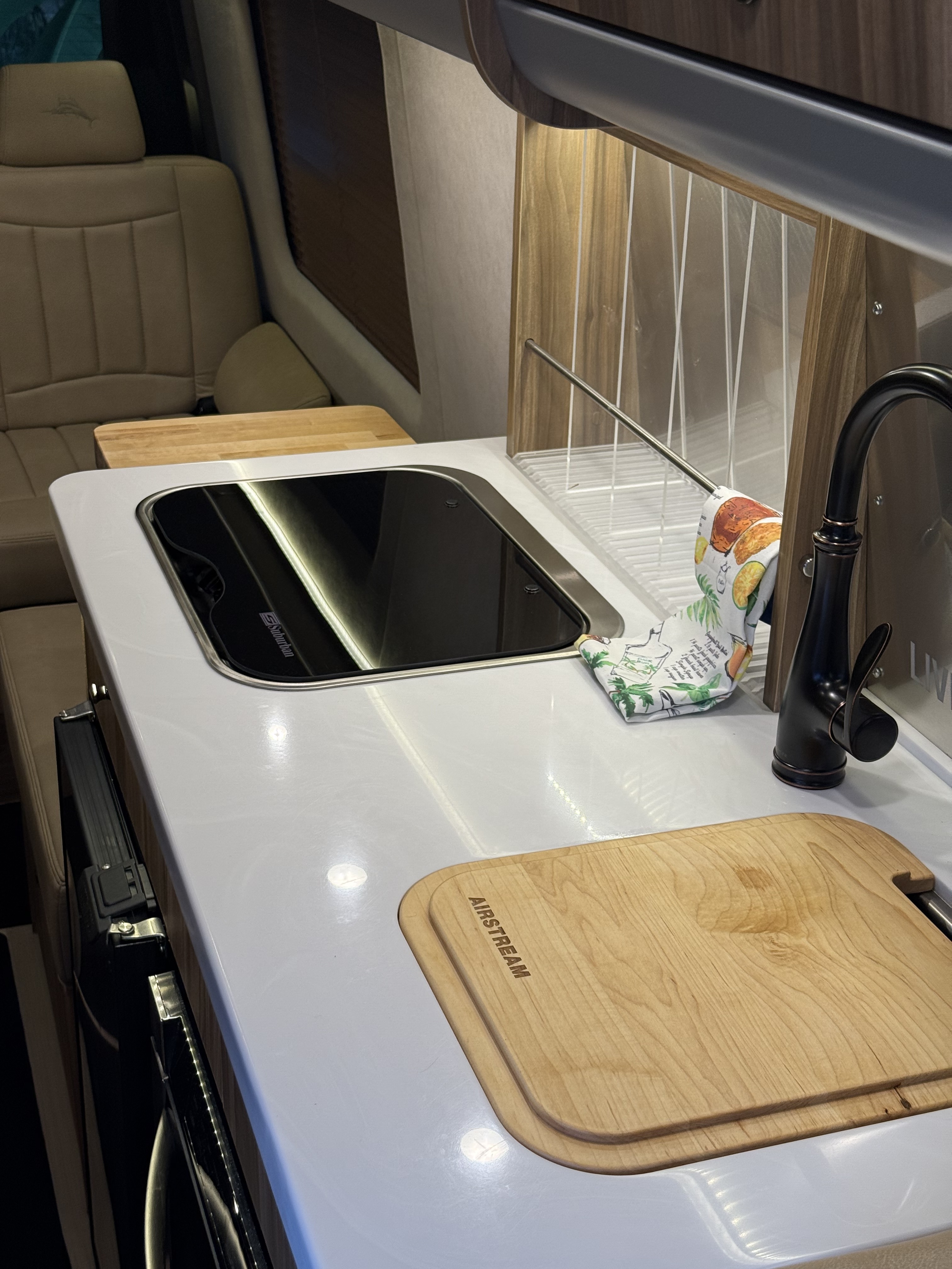 2022 Airstream TOMMY BAHAMA INTERSTATE 24GL in meridian MS