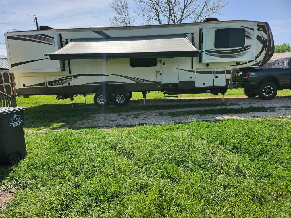 2015 Heartland Bighorn 3755FL in big spring TX