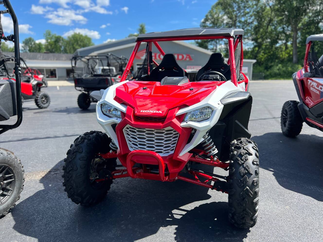 A photo of this 2026 Honda Talon 1000X FOX Live Valve