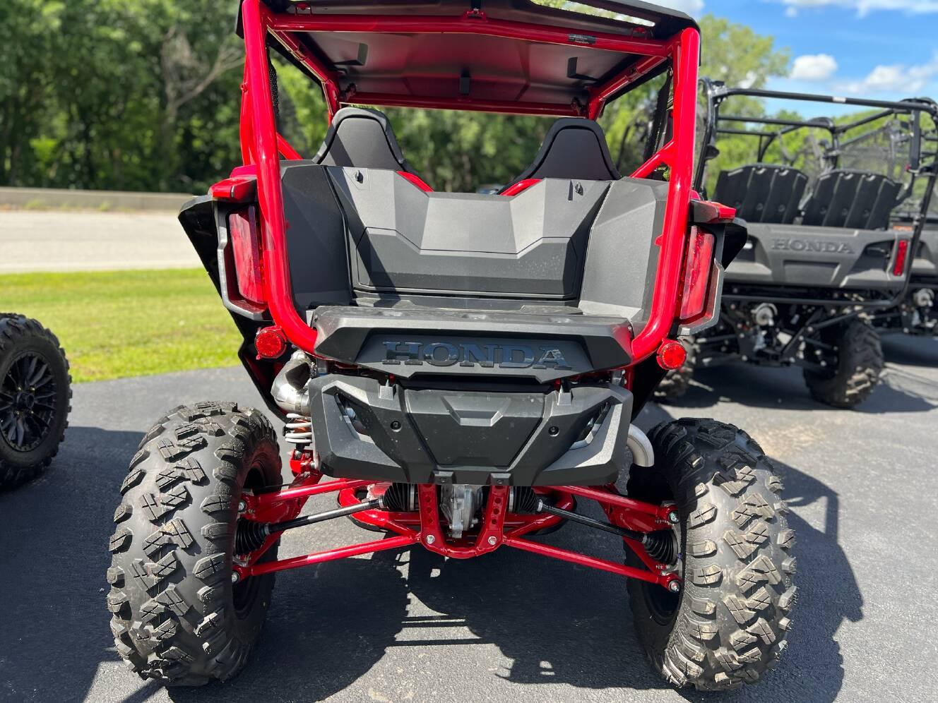 A photo of this 2026 Honda Talon 1000X FOX Live Valve
