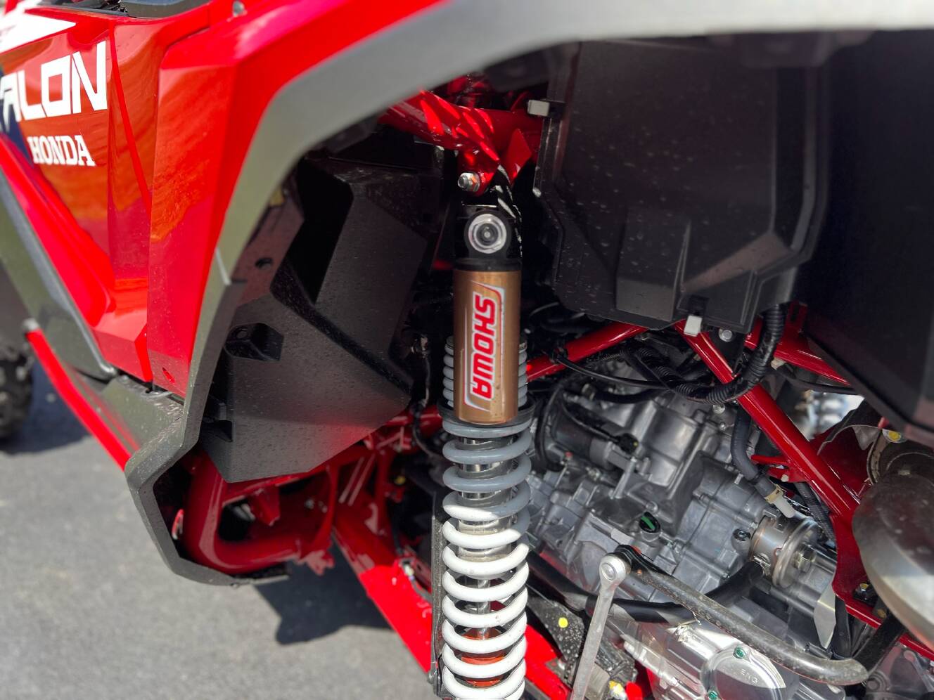 A photo of this 2026 Honda Talon 1000X FOX Live Valve