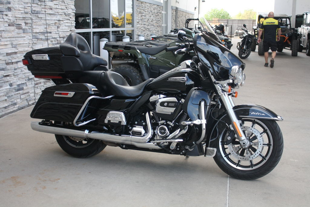 2017 Harley-Davidson Touring FLHTCU - Electra Glide Ultra Classic ULTRA CLASSIC FLHTCU in Hudson Oaks, TX
