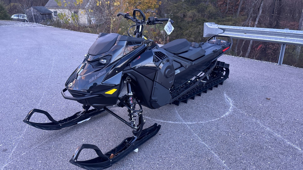 2026 Ski-Doo Summit Adrenaline edge 850 E-TEC Turbo R 154 in milford NH